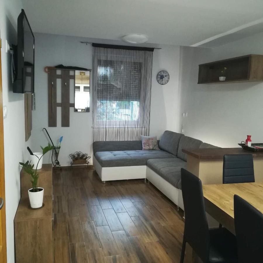 Golden Apartman Oroshaza Exterior photo